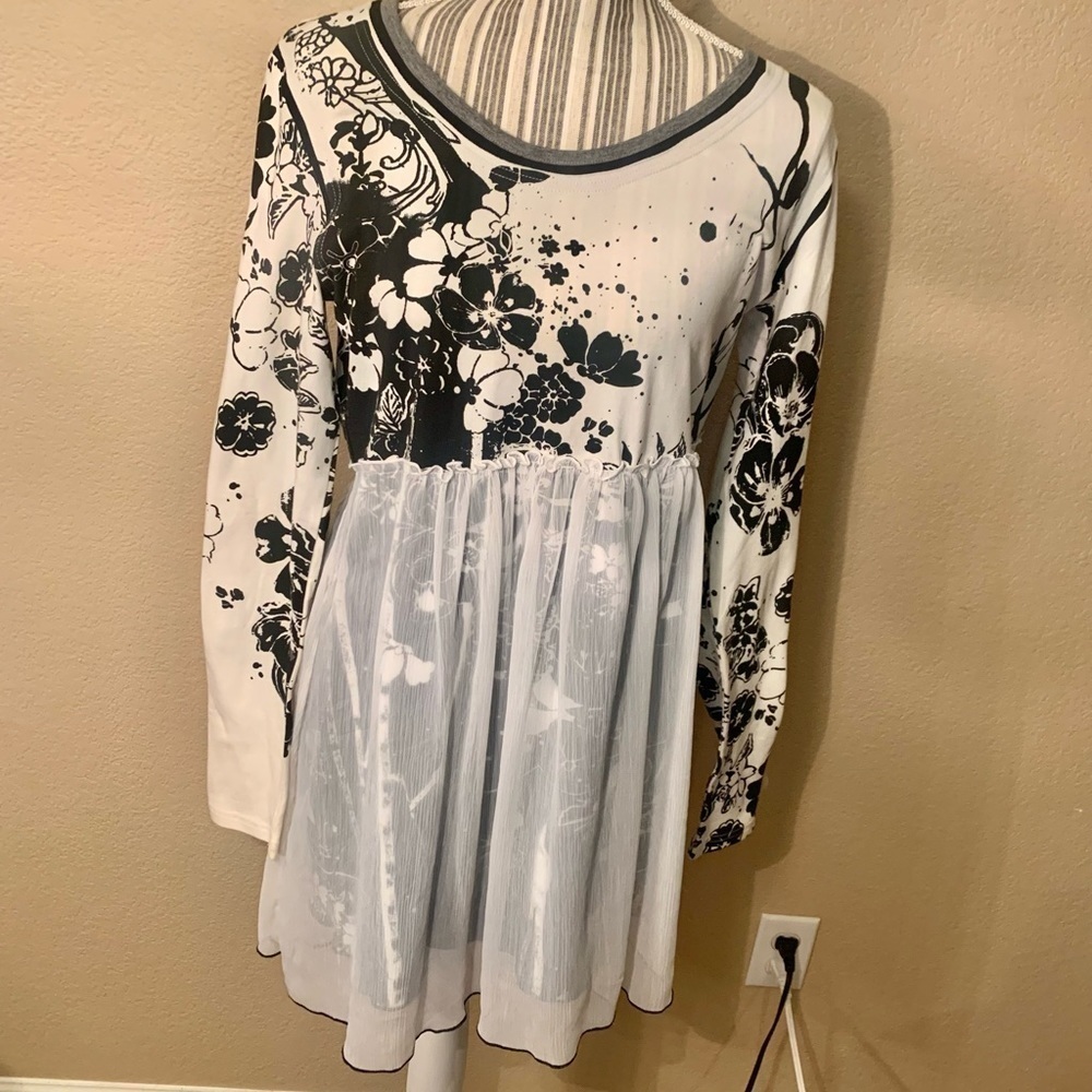 NEW Mini Dress Small DG2 Vintage White Black Floral design Taffeta Overlay